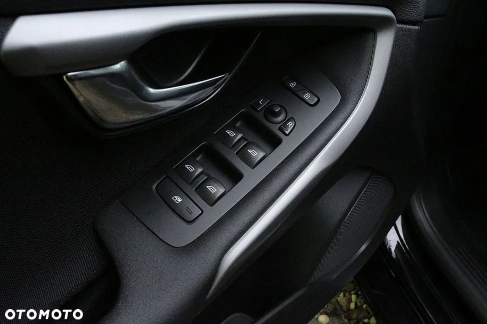 Volvo V40 D2 - 25