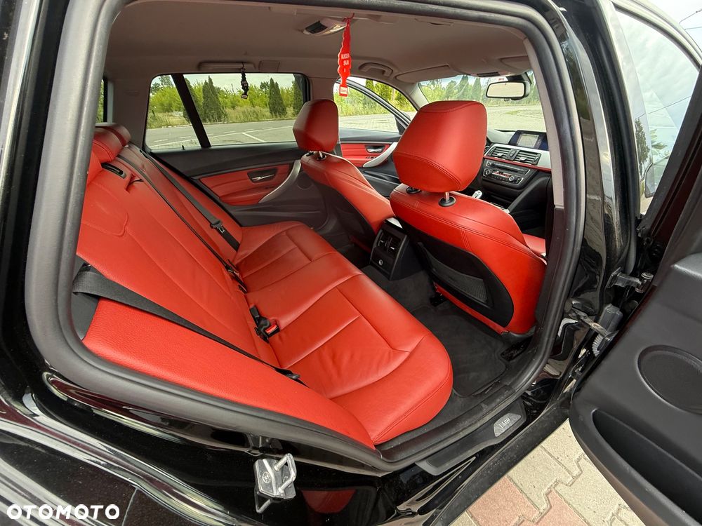 BMW Seria 3 320d Touring Blue Performance Sport Line - 17