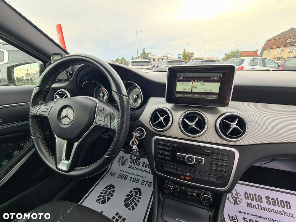 Mercedes-Benz GLA 200 Style - 25