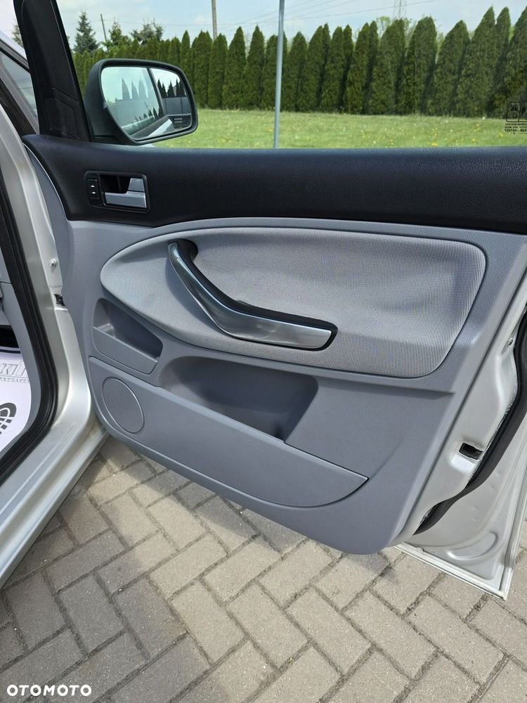 Ford C-MAX - 30