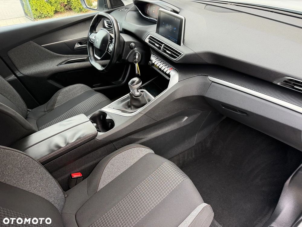 Peugeot 3008 - 16