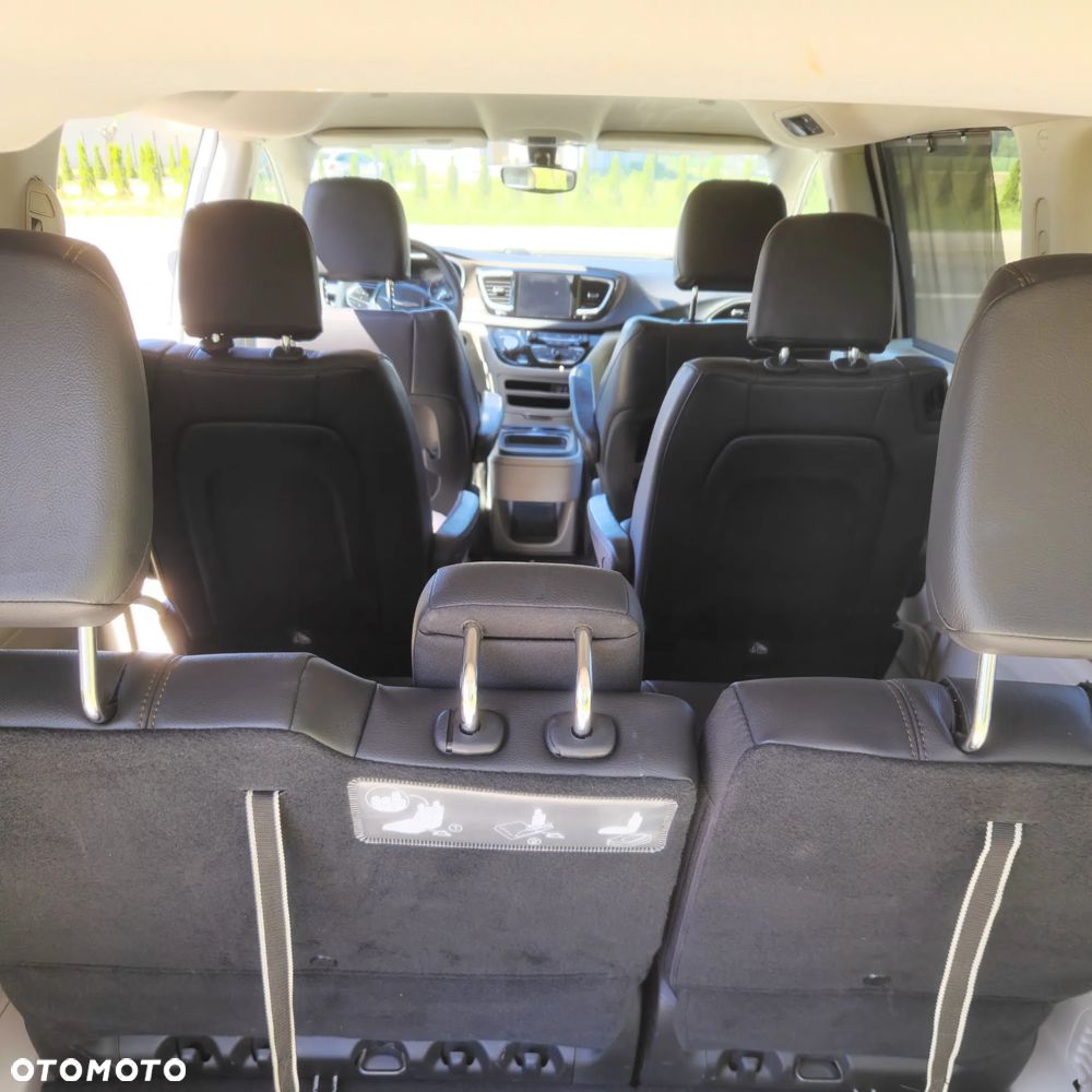 Chrysler Pacifica - 14