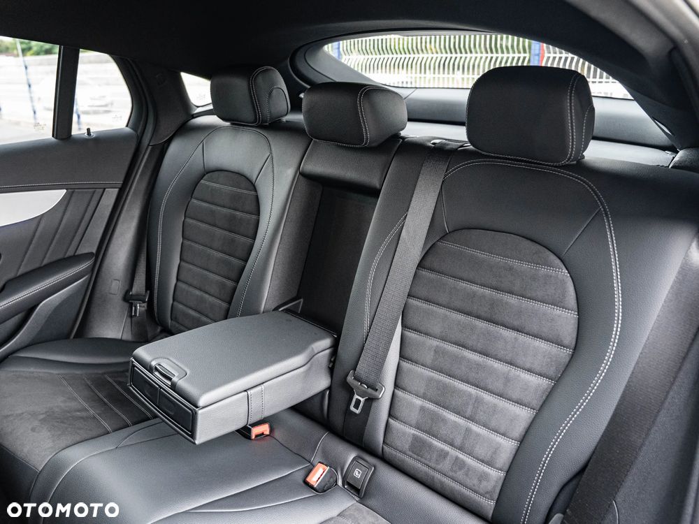 Mercedes-Benz GLC GLC-Coupe 200 4Matic 9G-TRONIC AMG Line Plus - 28