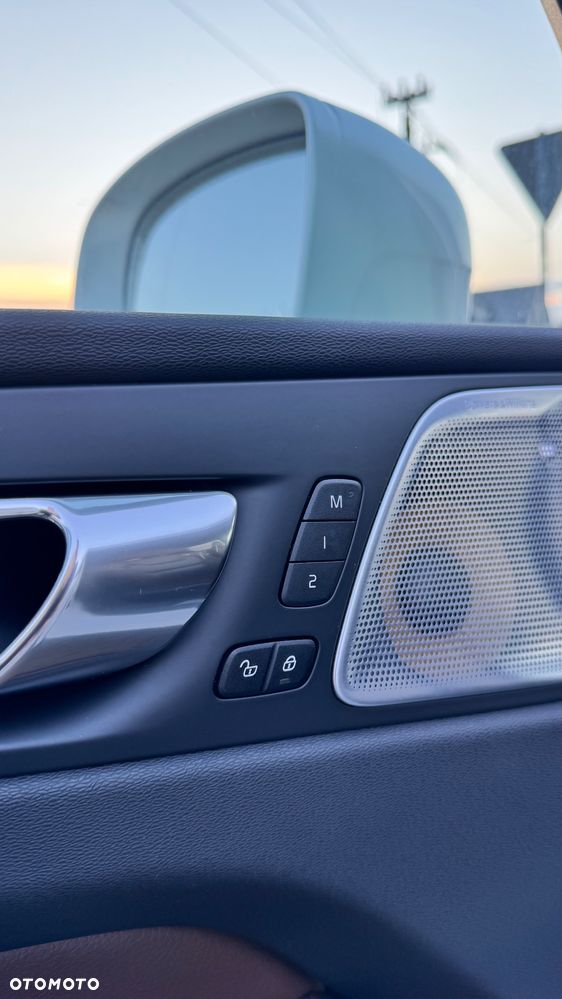 Volvo XC 60 D5 AWD Inscription - 36