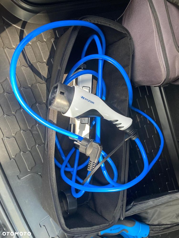 Hyundai Kona 64kWh Style - 23