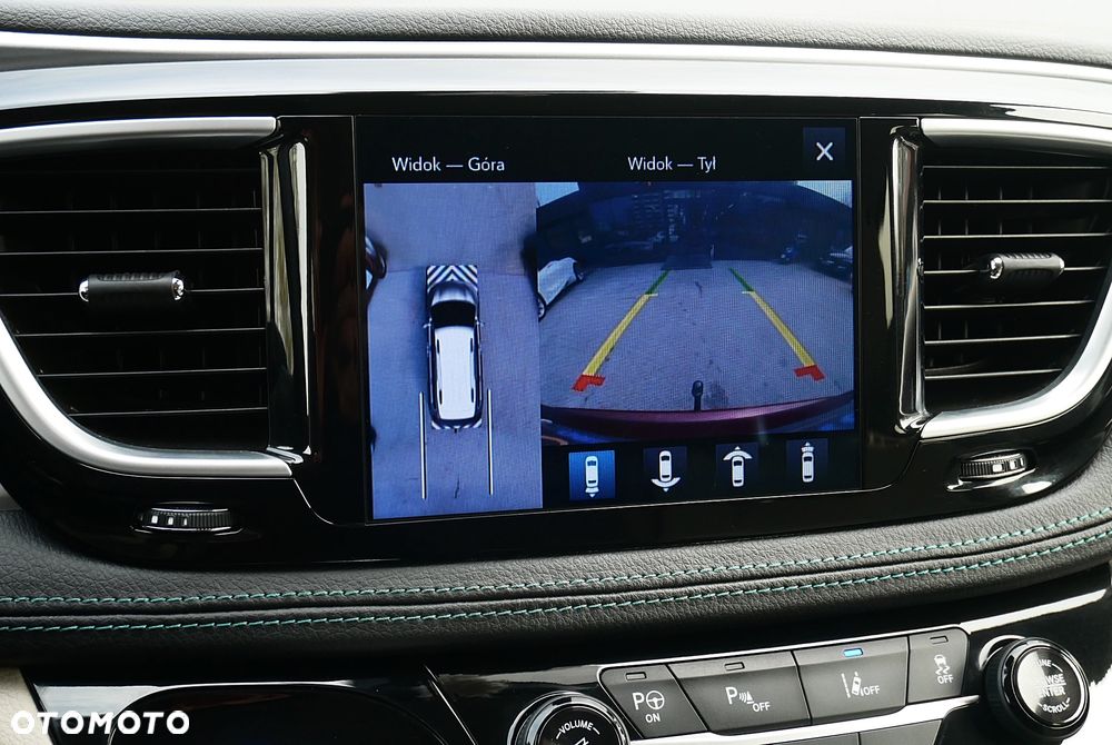 Chrysler Pacifica - 14