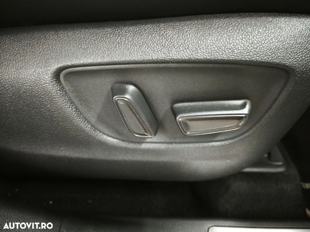 Toyota Highlander 2.5 Hybrid Luxury - 19