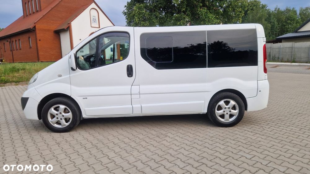 Opel Vivaro - 8