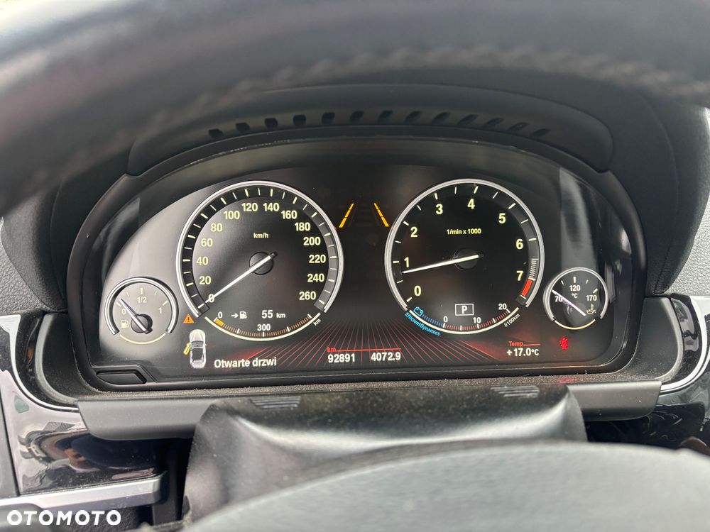 BMW Seria 6 650i - 8