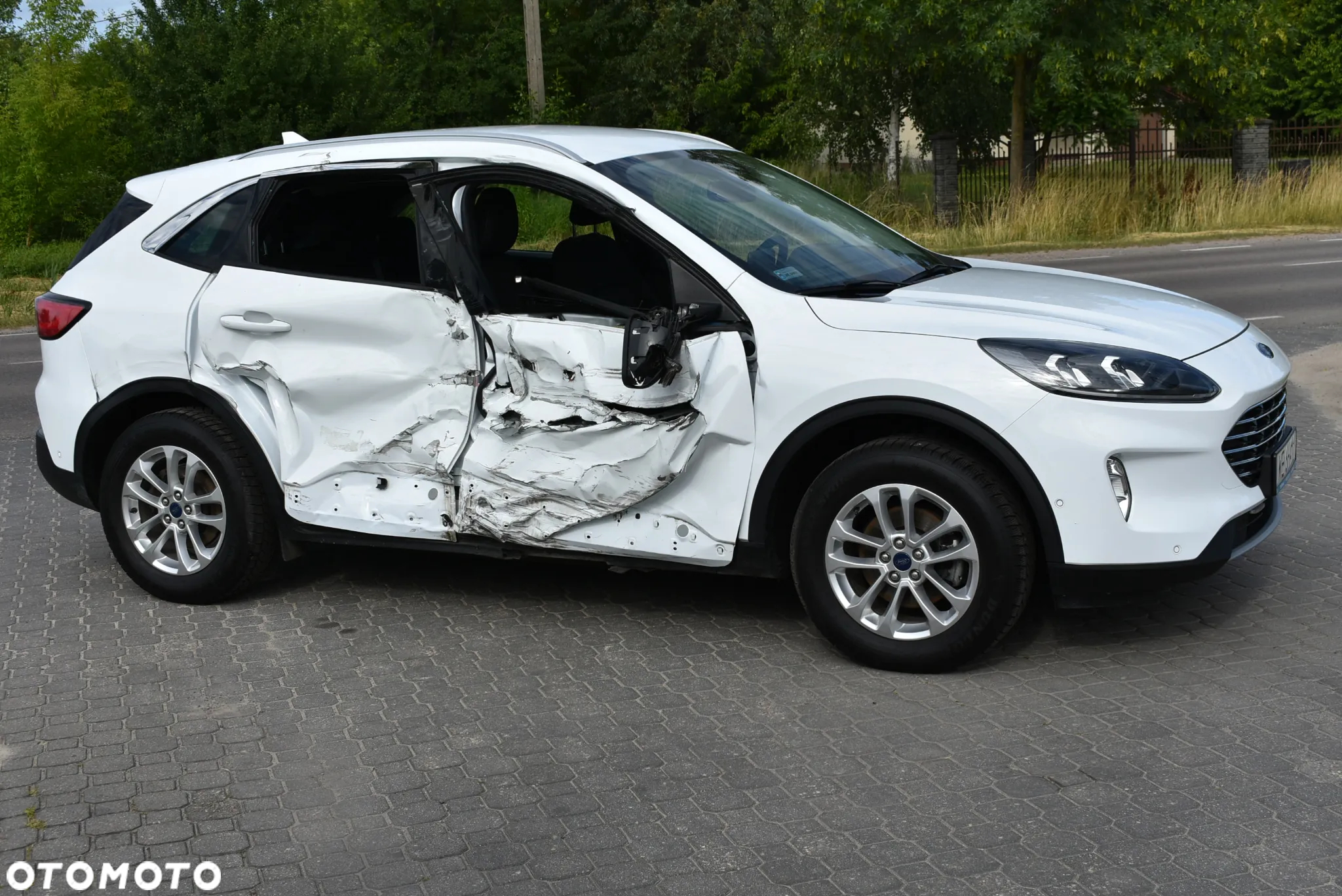 Ford Kuga 2.5 FHEV AWD Titanium - 14