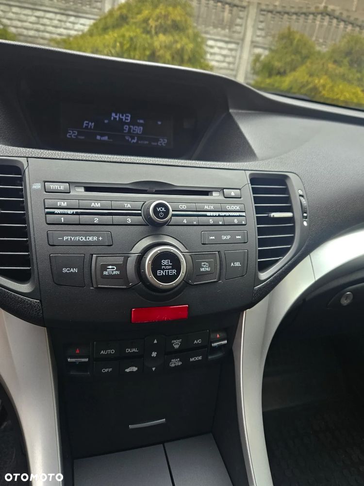 Honda Accord 2.0 Executive - 8