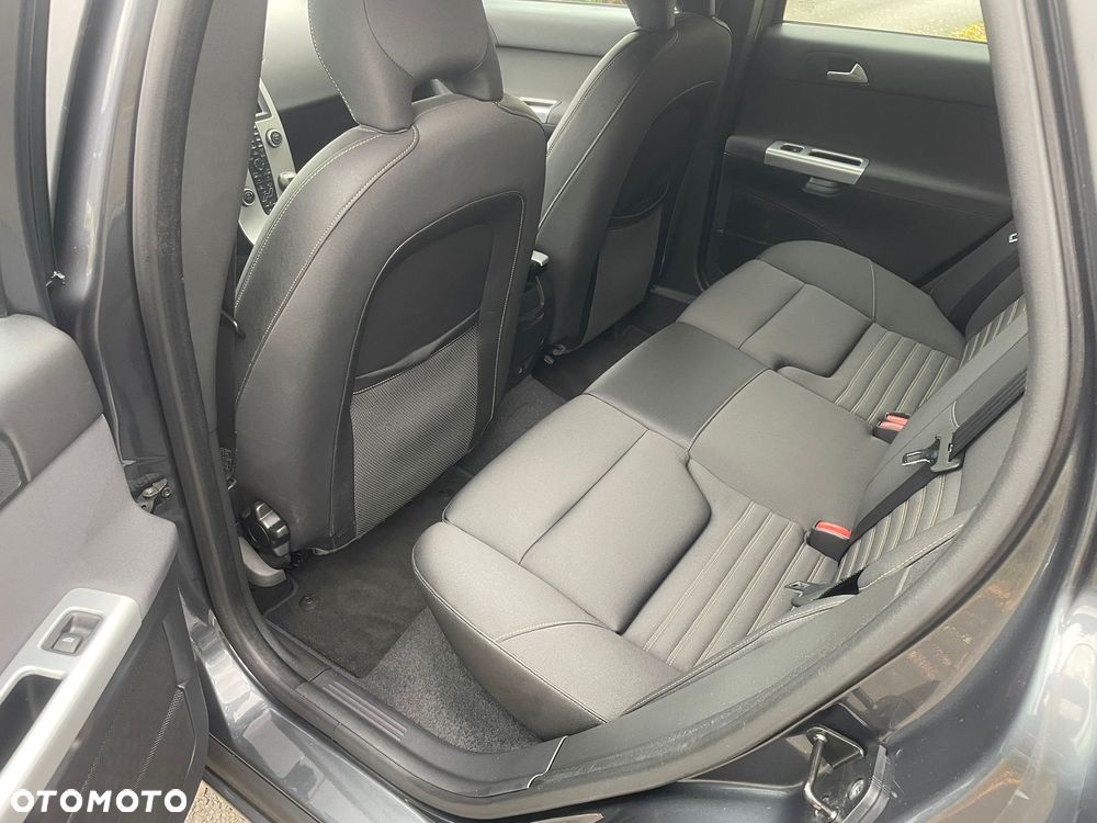 Volvo V50 D2 - 13