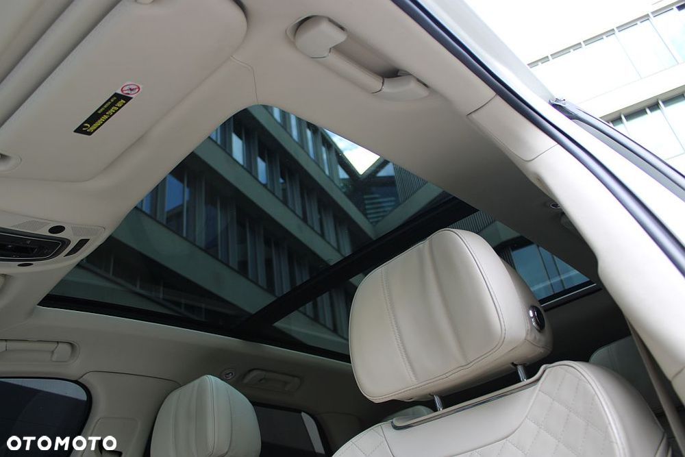 Bentley Bentayga W12 Mulliner - 33
