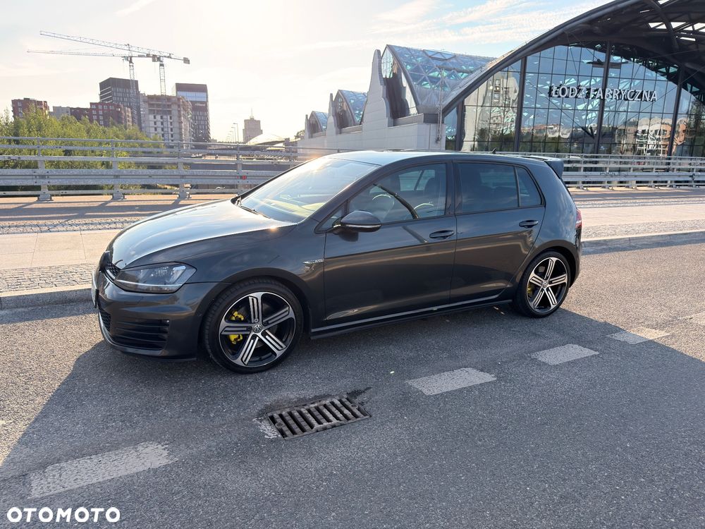 Volkswagen Golf - 8