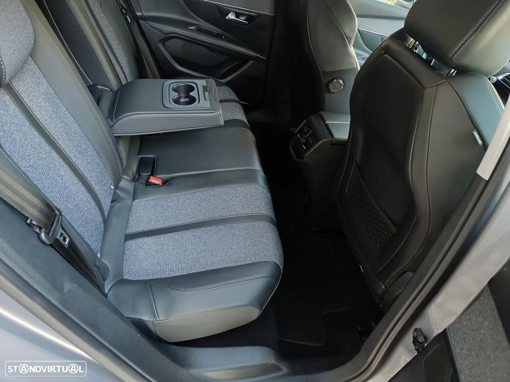 Peugeot 3008 1.2 PureTech Allure Pack - 32