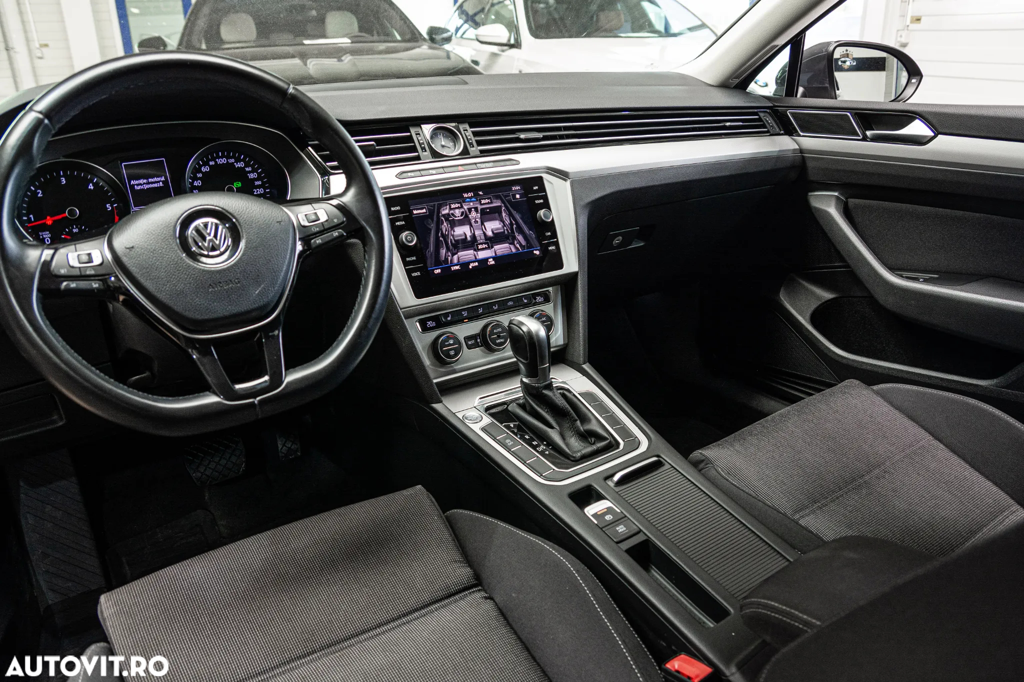 Volkswagen Passat 2.0 TDI DSG Highline - 28