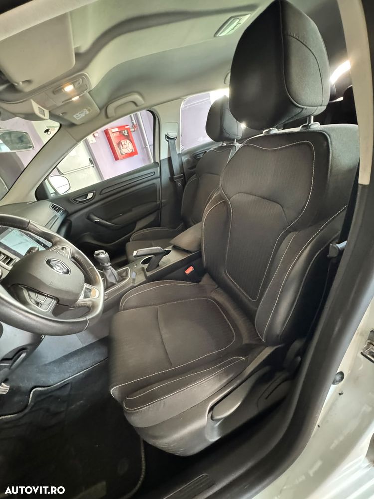 Renault Megane BLUE dCi Limited - 12