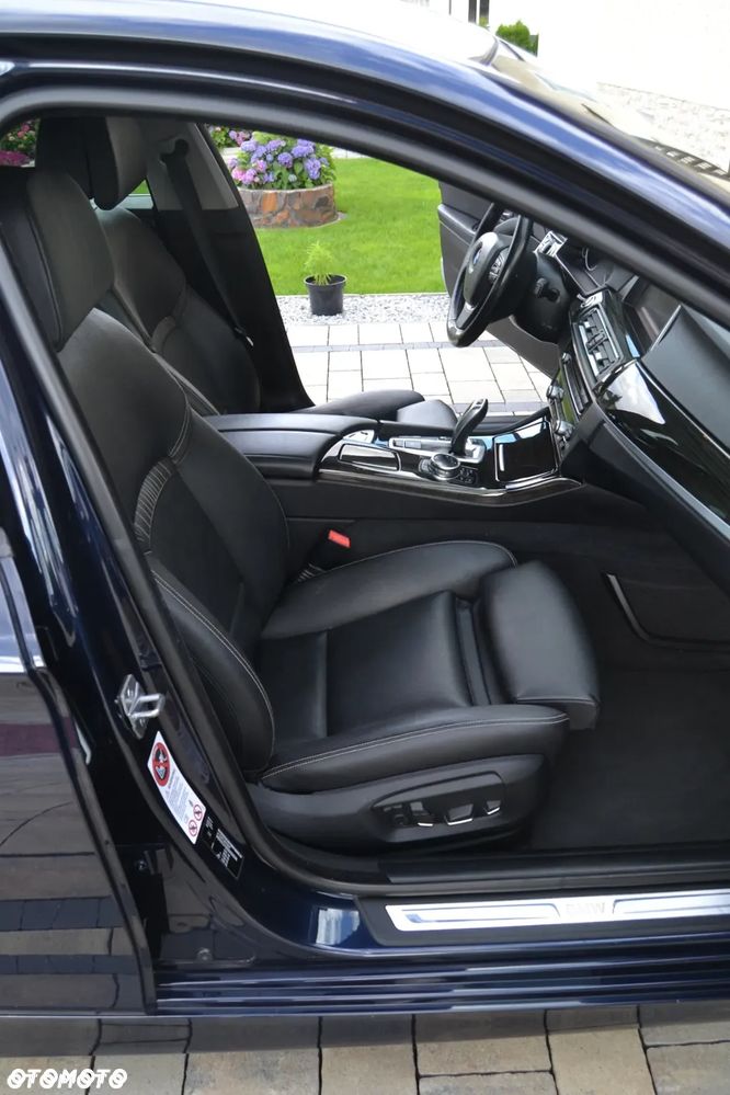 BMW Seria 5 530d xDrive - 23