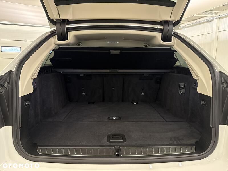BMW Seria 5 520d xDrive mHEV - 20