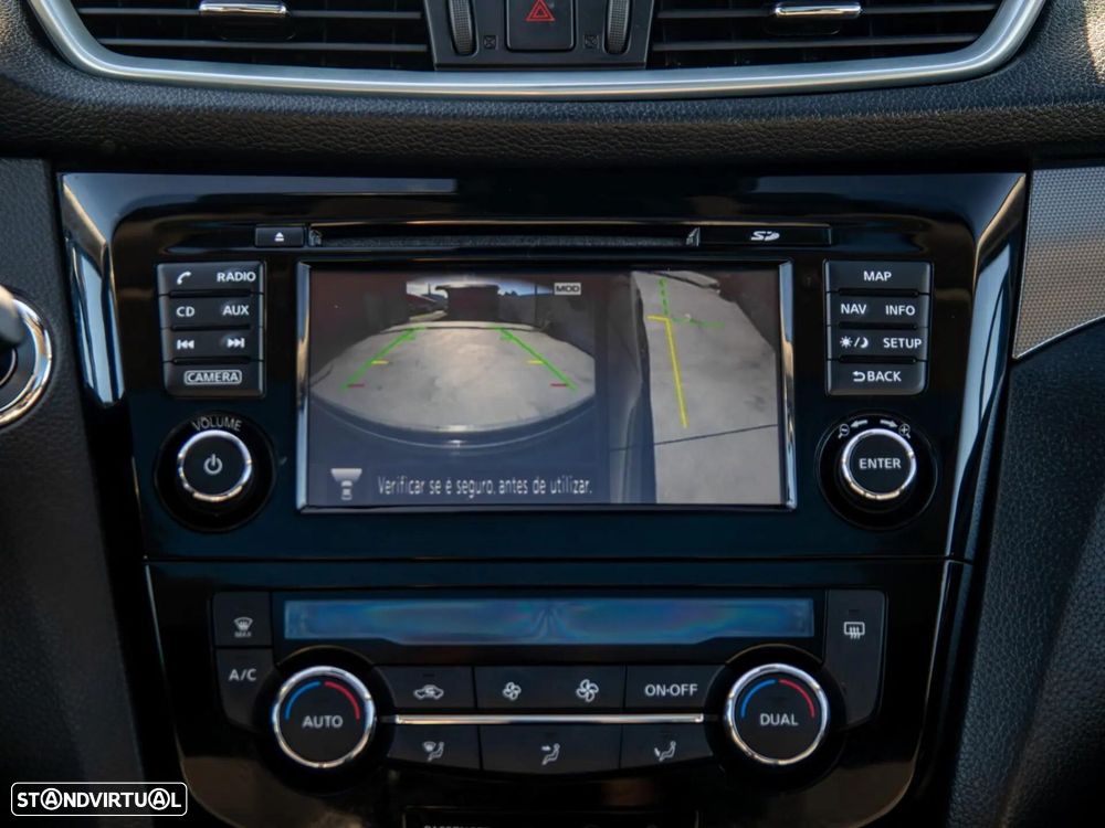 Nissan Qashqai 1.5 dCi N-Connecta 18 - 27