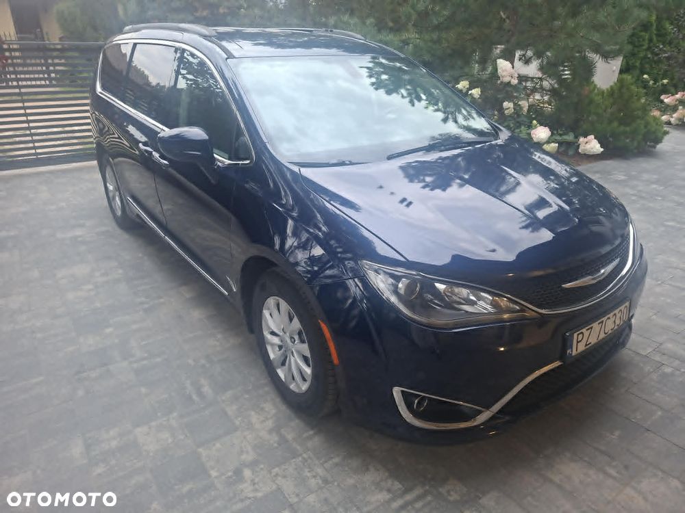 Chrysler Pacifica - 9