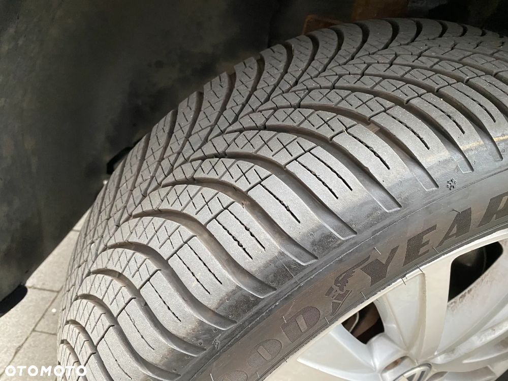 Volkswagen Multivan - 15