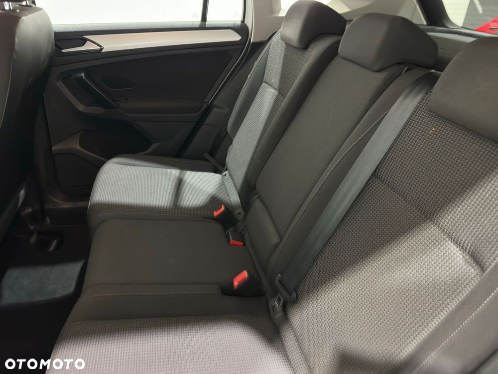 Volkswagen Tiguan - 16