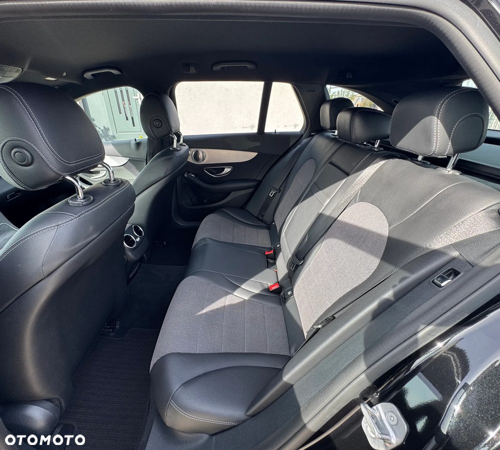 Mercedes-Benz Klasa C 220 d T 9G-TRONIC AMG Line - 28