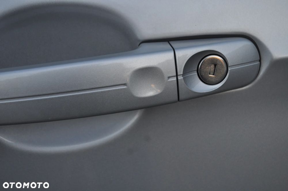 Ford Kuga 2.0 TDCi 2x4 Titanium - 27