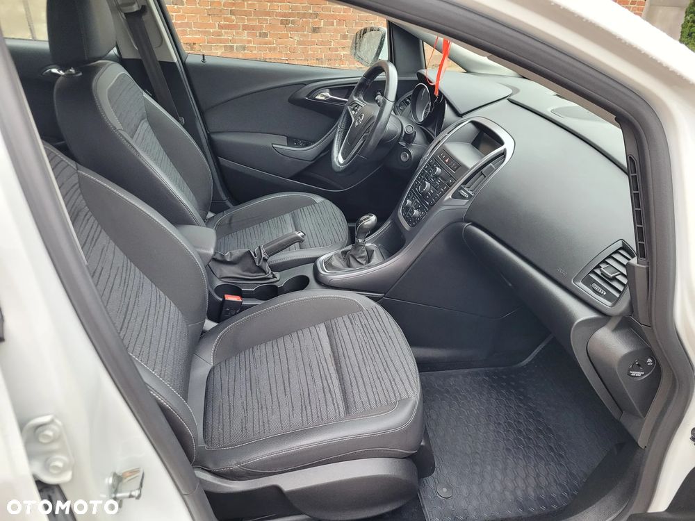 Opel Astra IV 1.4 T Business EU6 - 15
