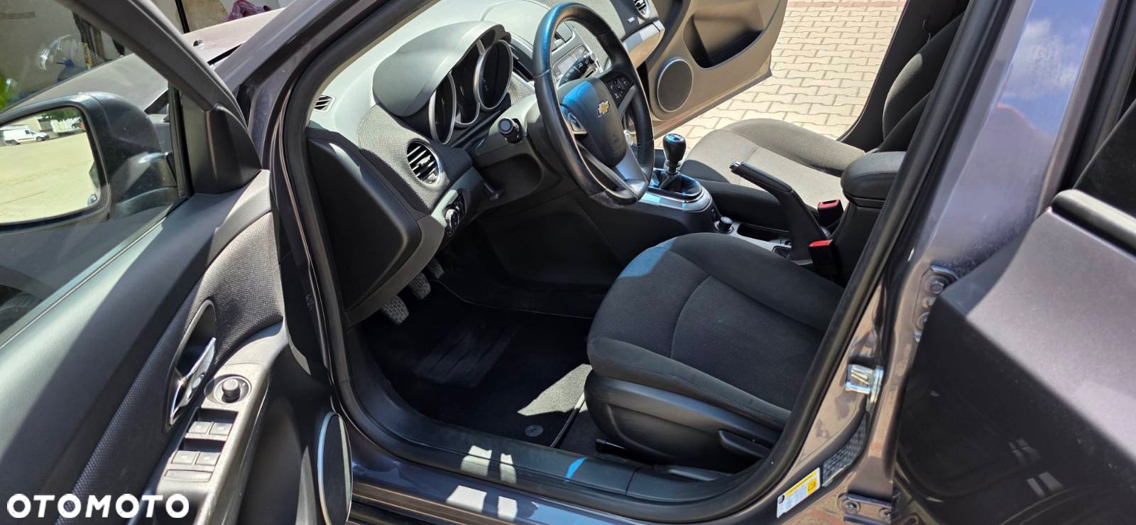 Chevrolet Cruze 1.8 LT - 13