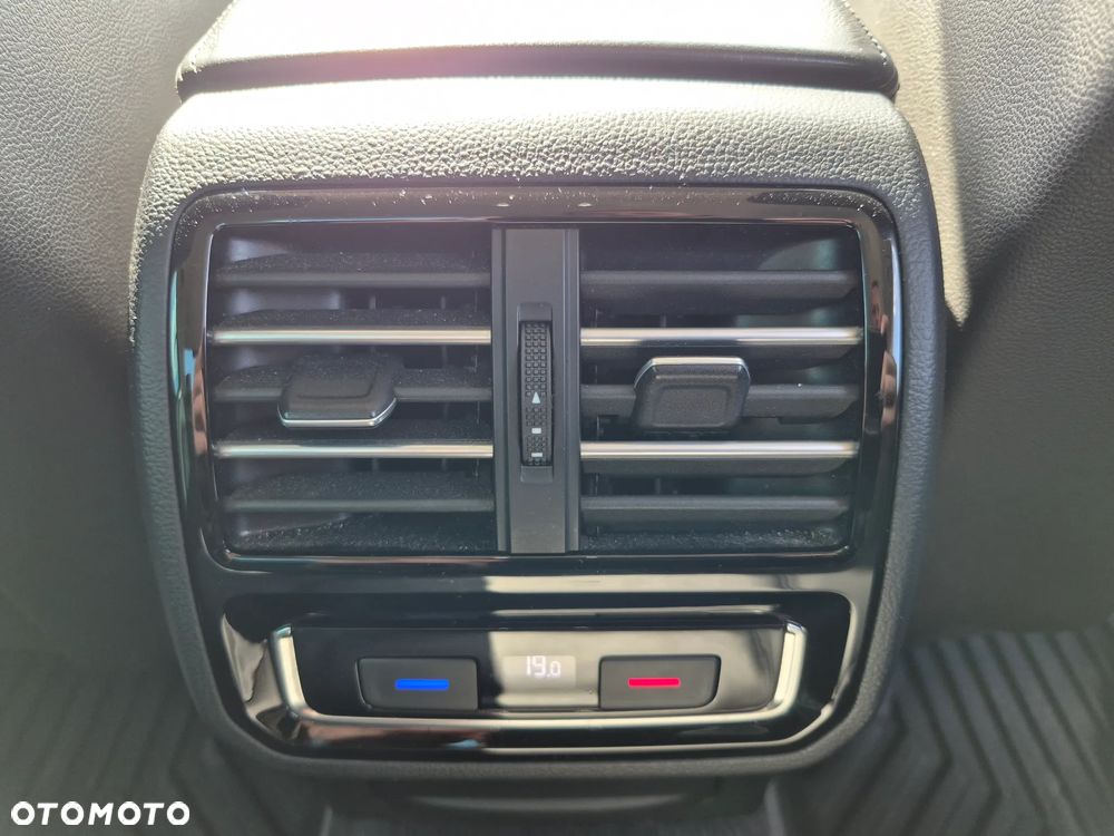 Volkswagen Passat 2.0 TDI (BlueMotion Technology) DSG Highline - 17