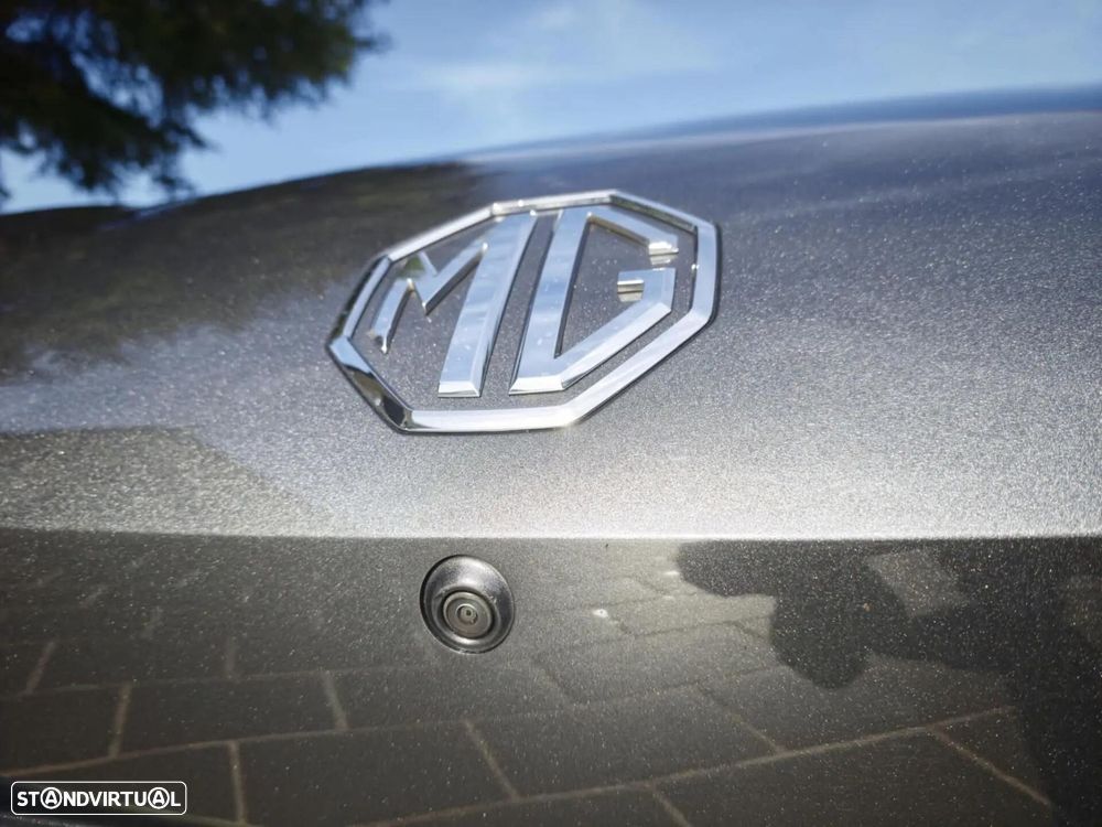 MG MG4 64 kWh Luxury - 18