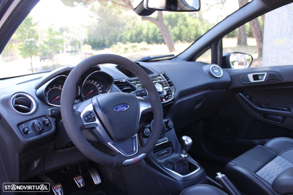 Ford Fiesta 1.6 T ST - 8