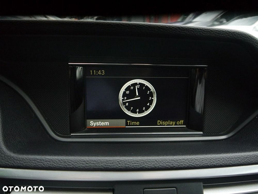 Mercedes-Benz Klasa E 200 CGI BlueEFFICIENCY 7G-TRONIC Avantgarde - 28