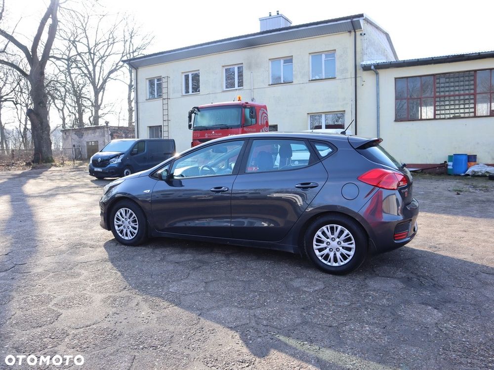 Kia Ceed 1.6 CRDi M - 10