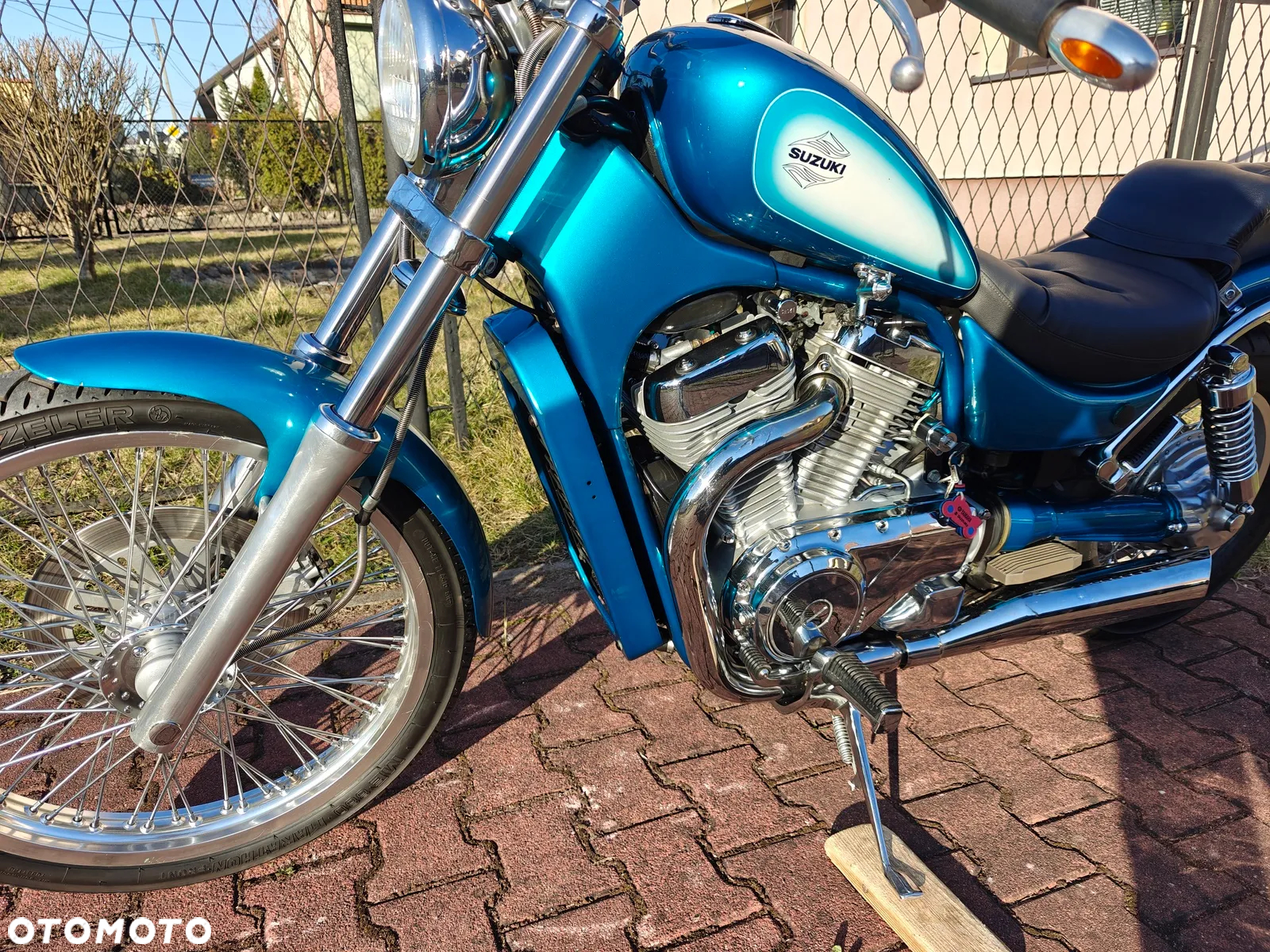 Suzuki Intruder - 13