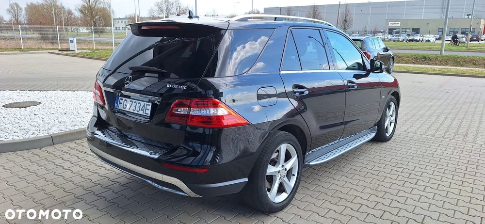 Mercedes-Benz ML - 13