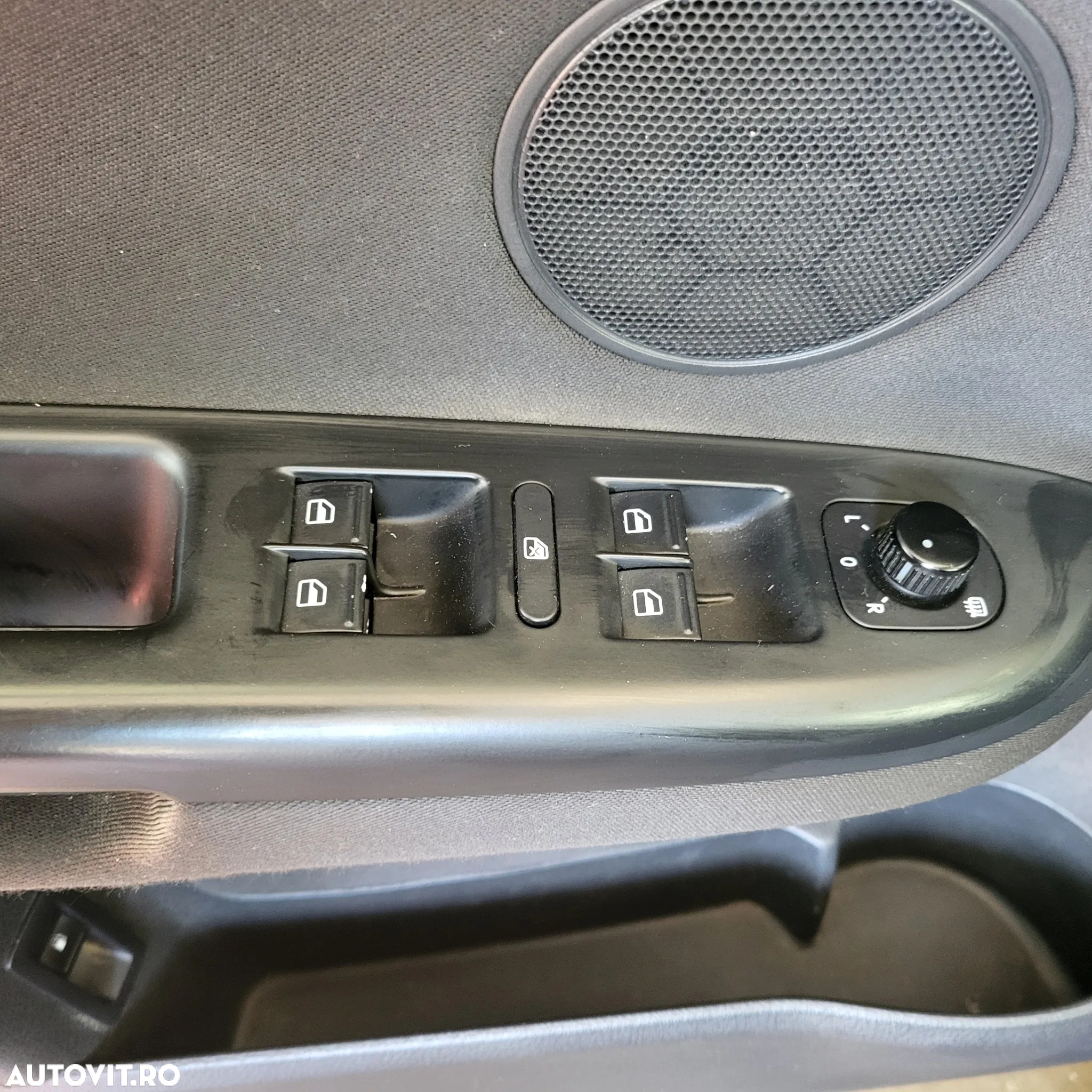 Volkswagen Golf Plus 1.6 TDI DPF BMT Trendline - 8
