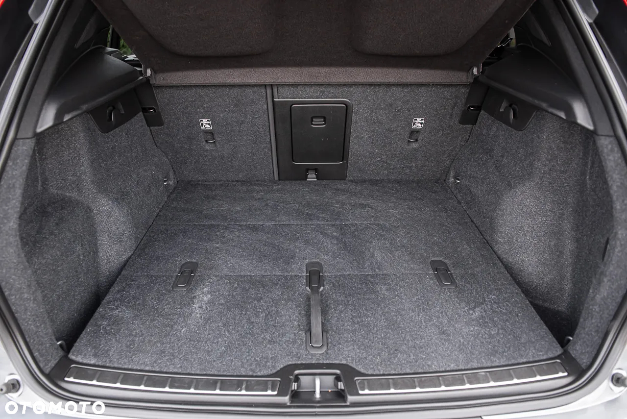 Volvo XC 40 D3 - 30