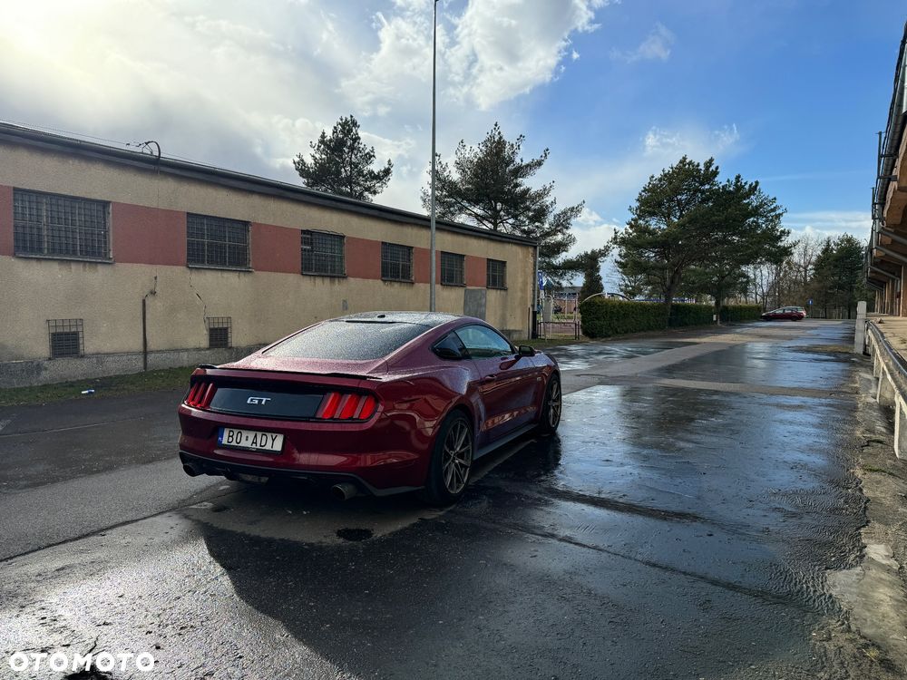 Ford Mustang 5.0 V8 GT - 2