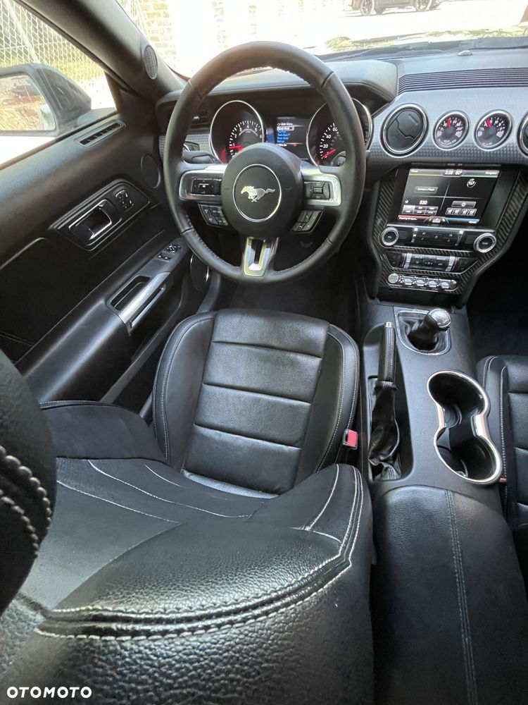 Ford Mustang 5.0 V8 GT - 26