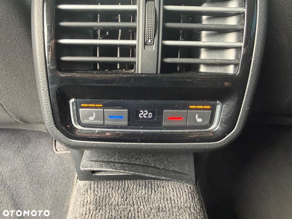 Volkswagen Passat 2.0 TDI (BlueMotion Technology) DSG Highline - 25