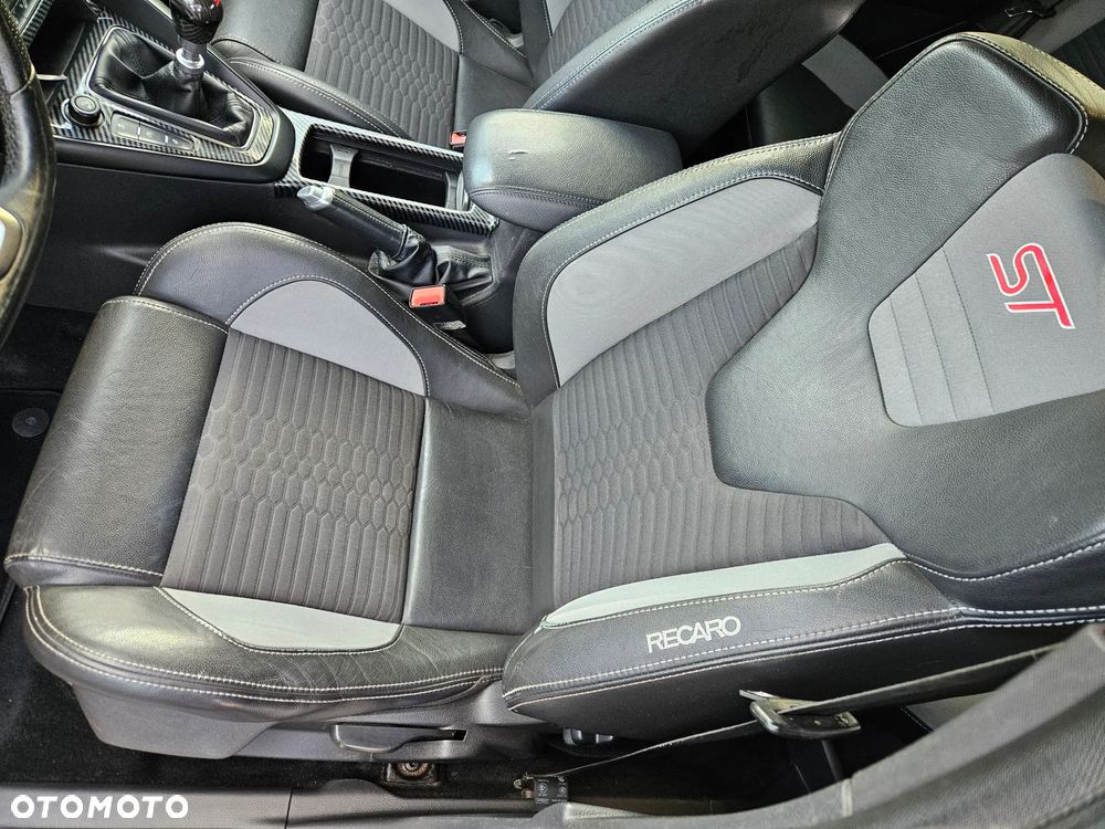 Ford Focus 2.0 EcoBoost ST mit Leder-Sport-Paket - 14