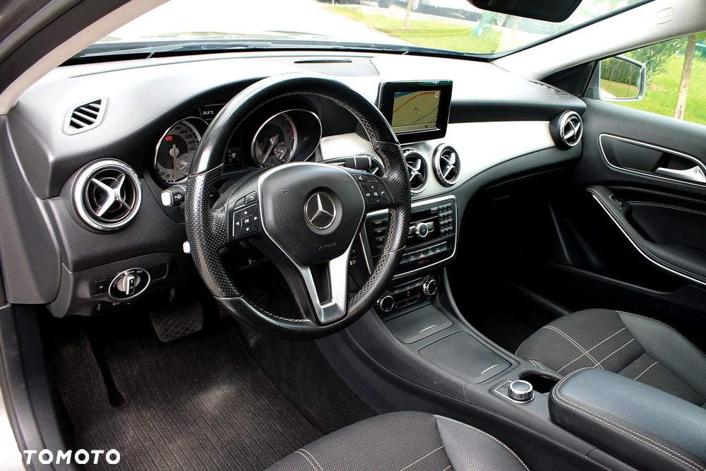 Mercedes-Benz GLA 200 (CDI) d 7G-DCT Urban - 17