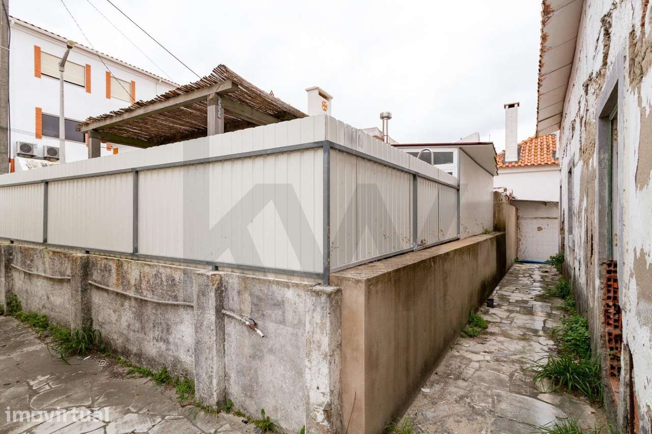Moradia para Reabilitação Total no Centro da Costa da Caparica - Grande imagem: 4/54