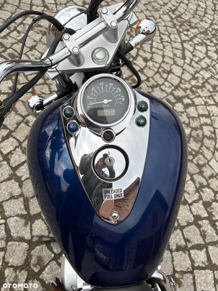 Suzuki Intruder - 2