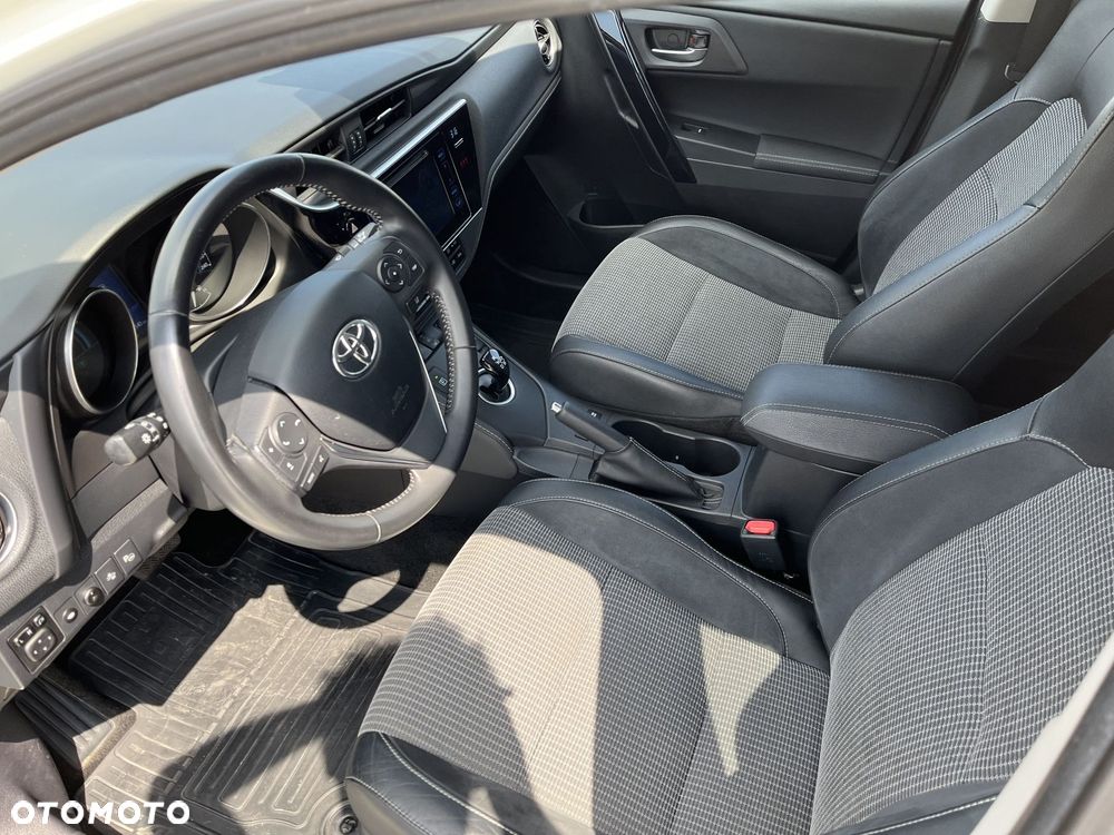 Toyota Auris - 14
