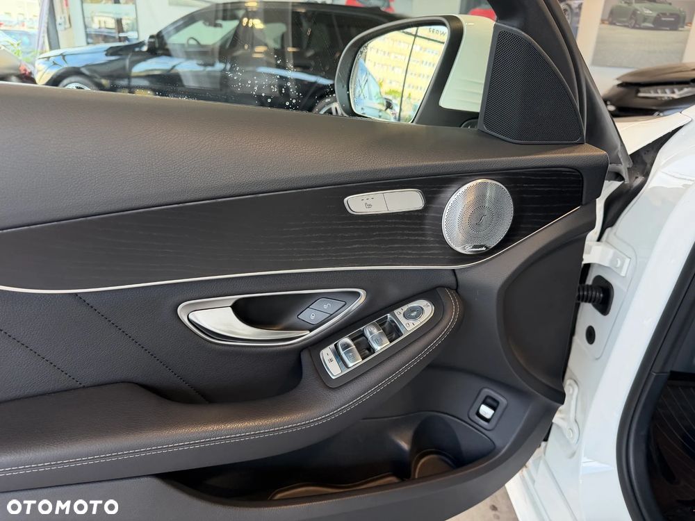 Mercedes-Benz Klasa C 200 4-Matic 9G-TRONIC - 11