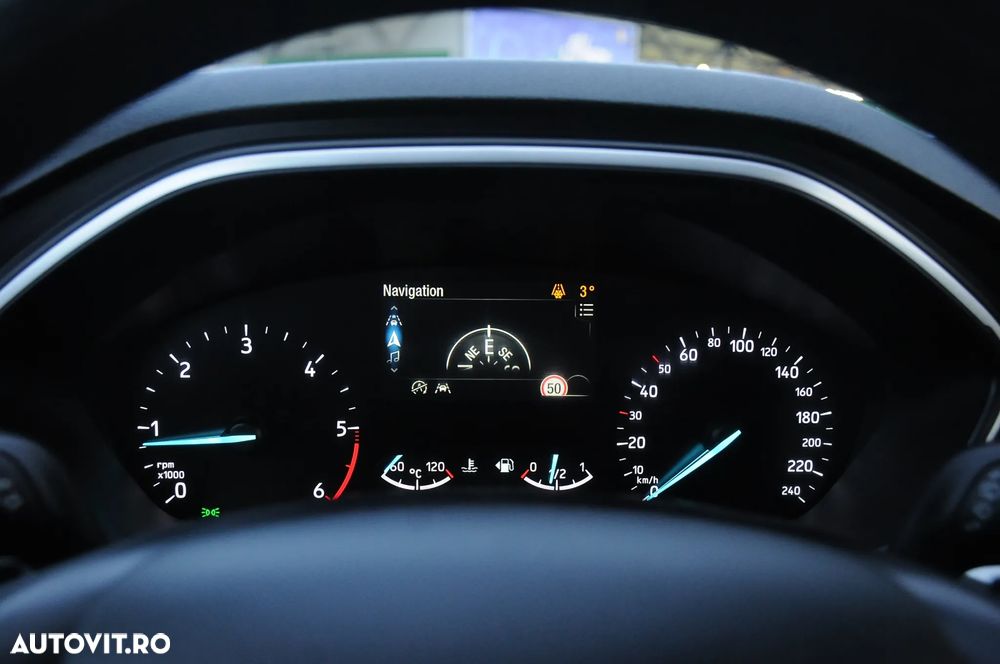 Ford Focus 1.5 TDCi Powershift Titanium - 20